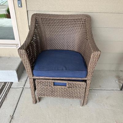 OUTDOOR WICKER ARM CHAIR W/PULL OUT FOOTSTOOL PLUS SIDE TABLE