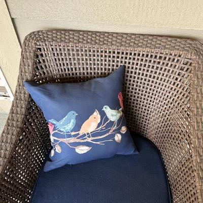 OUTDOOR WICKER ARM CHAIR W/PULL OUT FOOTSTOOL PLUS SIDE TABLE