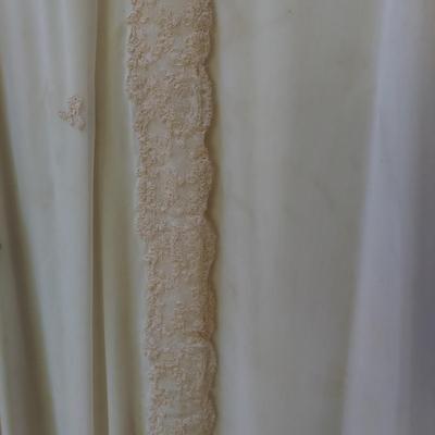 Vintage Bridal Nightgown and Robe (PC2-BBL)