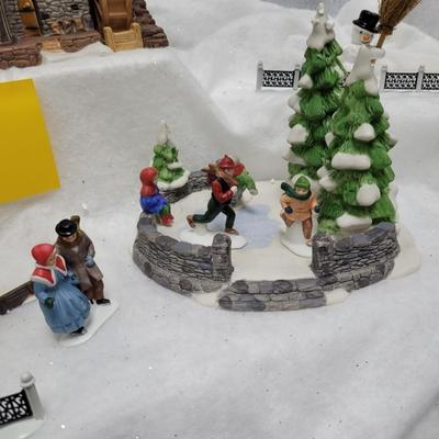 Dept 56 Holiday VIllage # 7