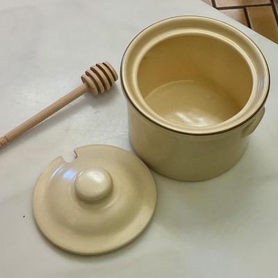 Pfaltzgraff Village honey jar with wooden dipper
