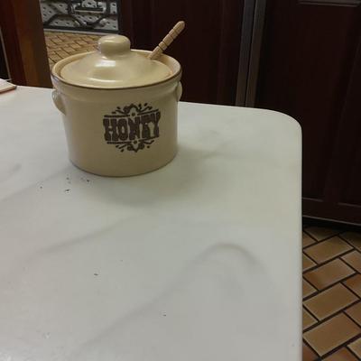 Pfaltzgraff Village honey jar with wooden dipper