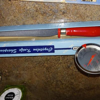 ELECTRIC KNIFE, CUTLERY, SILVERWARE AND UTENSILS