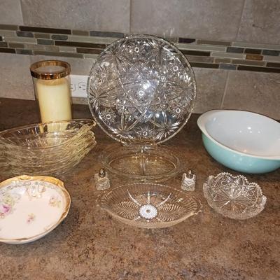 VARIETY OF KITCHEN ITEMS