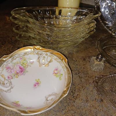 VARIETY OF KITCHEN ITEMS