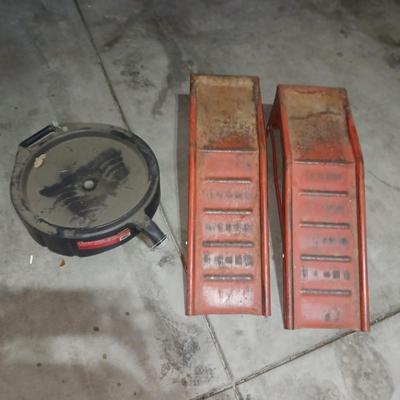 OIL COLLECTION PAN AND A PAIR OF AUTO RAMPS