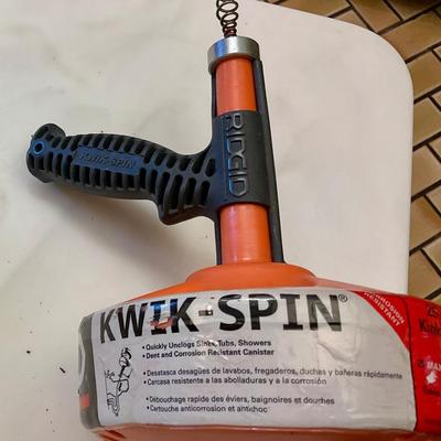 Kwik-spin drain unclogger
