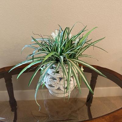 BEAUTIFUL OVAL COFFEE TABLE WITH FAUX PLANT