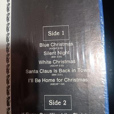 ELVIS PRESLEY & GLEN CAMPBELL CHRISTMAS VINYL RECORDS