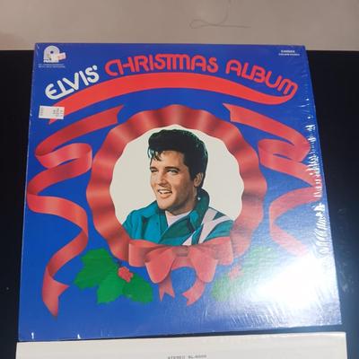ELVIS PRESLEY & GLEN CAMPBELL CHRISTMAS VINYL RECORDS