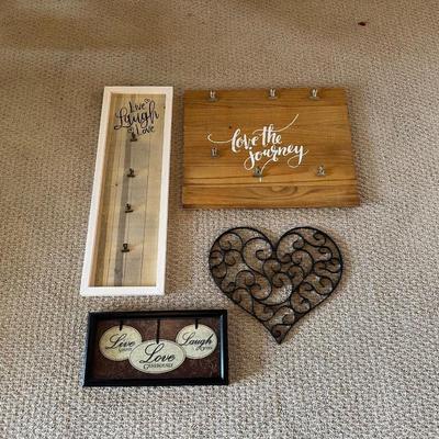 WALL DECOR
