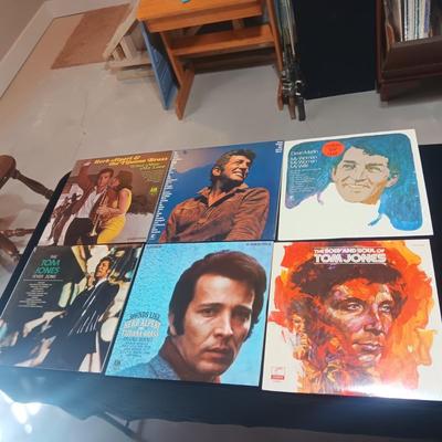 6 VINYL RECORD ALBUMS