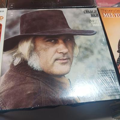 COUNTRY WESTERN VINYL RECORDS