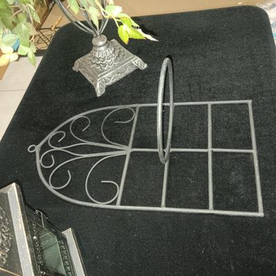 INDOOR OR OUTDOOR METAL DECOR
