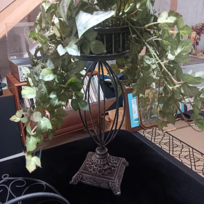 INDOOR OR OUTDOOR METAL DECOR