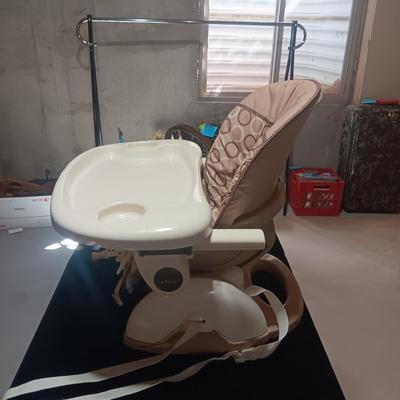 FISHER-PRICE SPACE SAVER BOOSTER CHAIR