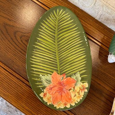 COLORFUL FLORAL PLATTERS AND A NIGHT LIGHT