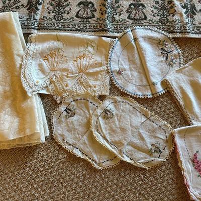 TABLECLOTHS, PILLOWCASES AND MORE