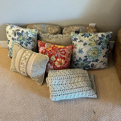 THROW PILLOWS