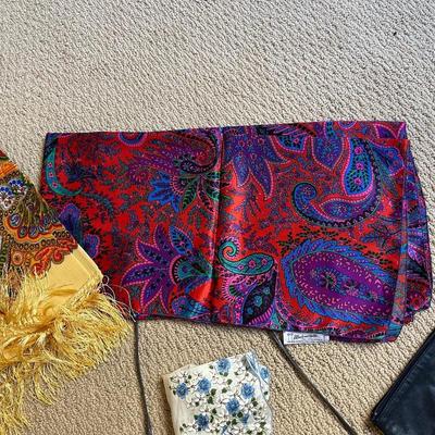 3 PURSES & 2 SCARVES