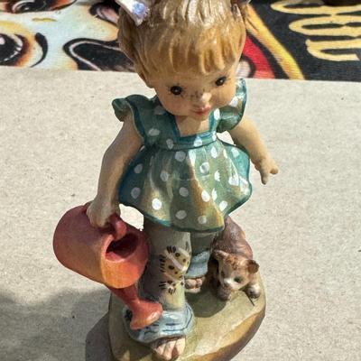 ANRI Girl with watering can