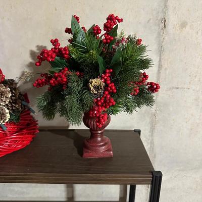 CHRISTMAS DECORATIONS AND THROW PILLOWS