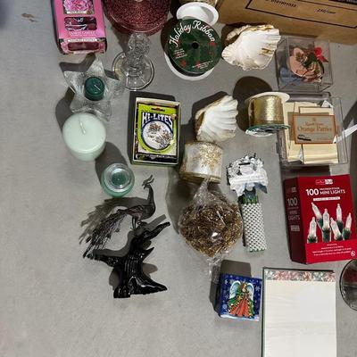 VARIETY OF CRAFTING SUPPLIES AND ROLLS OF RIBBON