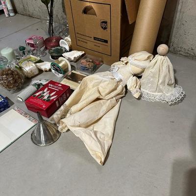 VARIETY OF CRAFTING SUPPLIES AND ROLLS OF RIBBON