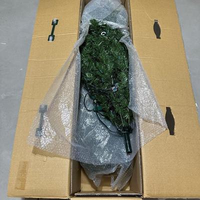 7 1/2 FOOT PRE-LIT KENNEDY FIR ARTIFICIAL CHRISTMAS TREE