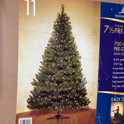 7 1/2 FOOT PRE-LIT KENNEDY FIR ARTIFICIAL CHRISTMAS TREE