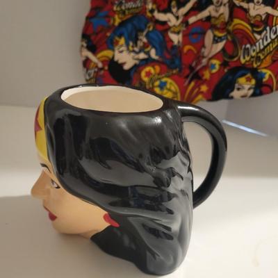 WONDER WOMAN TOTE BAG AND MUG