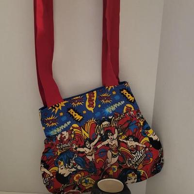 WONDER WOMAN TOTE BAG AND MUG