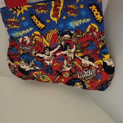 WONDER WOMAN TOTE BAG AND MUG