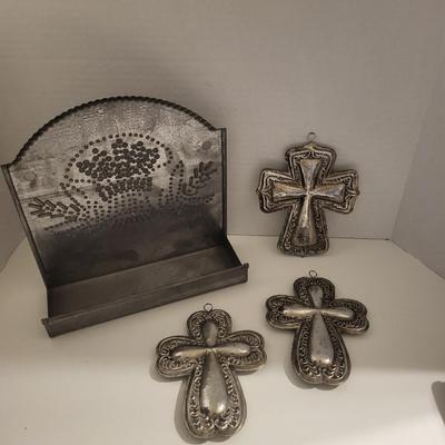 TIN HAMMERED SHELF AND ALUMINUM CROSSES