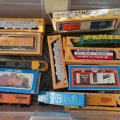 LARGE SELECTION OF NEW TRAIN CARS