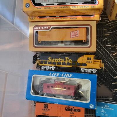LARGE SELECTION OF NEW TRAIN CARS