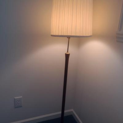 Bobby Phillips Original Turned Wood Fluted Post Floor Lamp with Shade Choice A