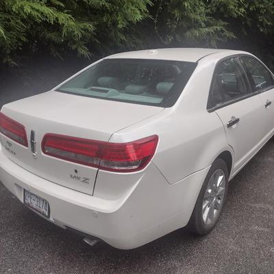 2010 Lincoln MKZ Four Door Sedan with 73,528 Miles Clean Title