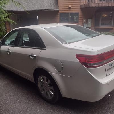 2010 Lincoln MKZ Four Door Sedan with 73,528 Miles Clean Title