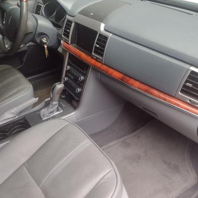 2010 Lincoln MKZ Four Door Sedan with 73,528 Miles Clean Title