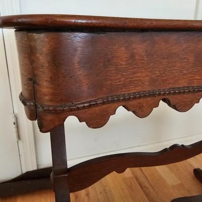 Scalloped Edge Wood Side Table (LR-JS)