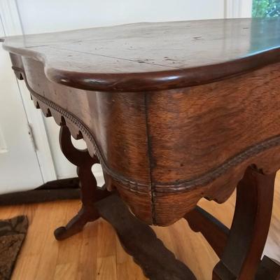 Scalloped Edge Wood Side Table (LR-JS)