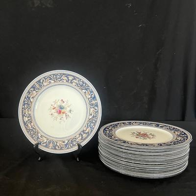 12 Wedgwood Plates (GB-MG)