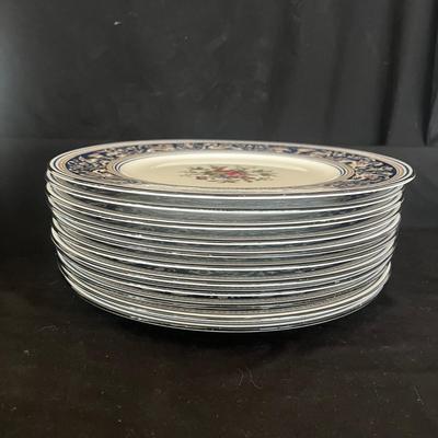 12 Wedgwood Plates (GB-MG)