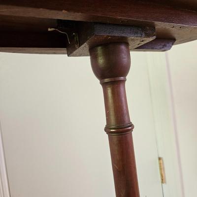 Oval Shaped Pie Table (LR-JS)