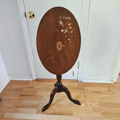 Oval Shaped Pie Table (LR-JS)