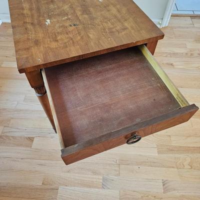 Henredon Side Table (LR-JS)