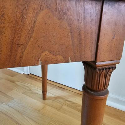 Henredon Side Table (LR-JS)