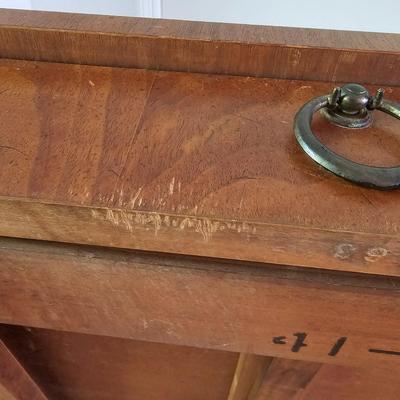 Henredon Side Table (LR-JS)