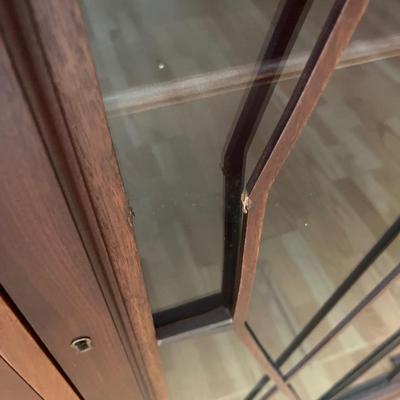 Vintage Display Cabinet with Key (DR-MG)